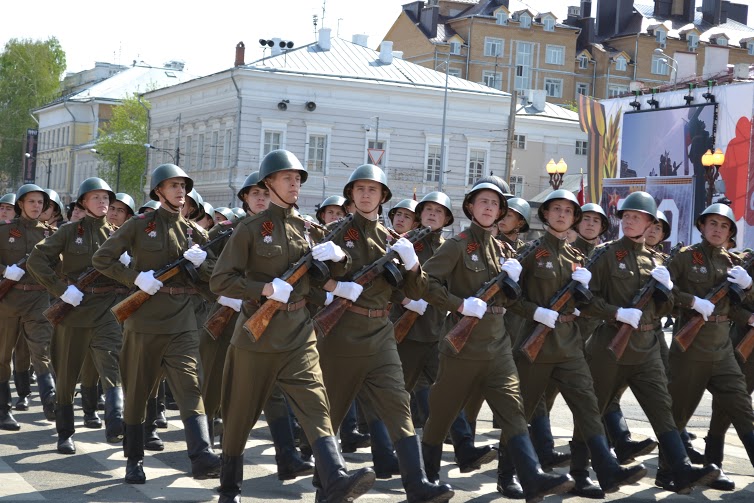 В Казани прошел парад Победы