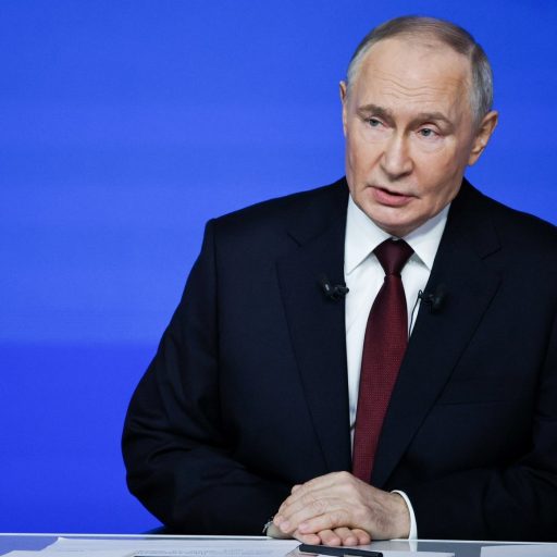Путин: школьников нельзя «выдавливать» из 10-х классов